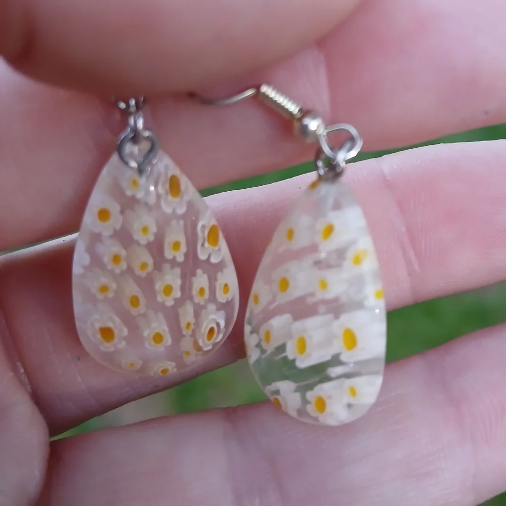 *Sale* New Pear Shape Yellow Millefiori Glass Earrings. - Picture 3 of 10